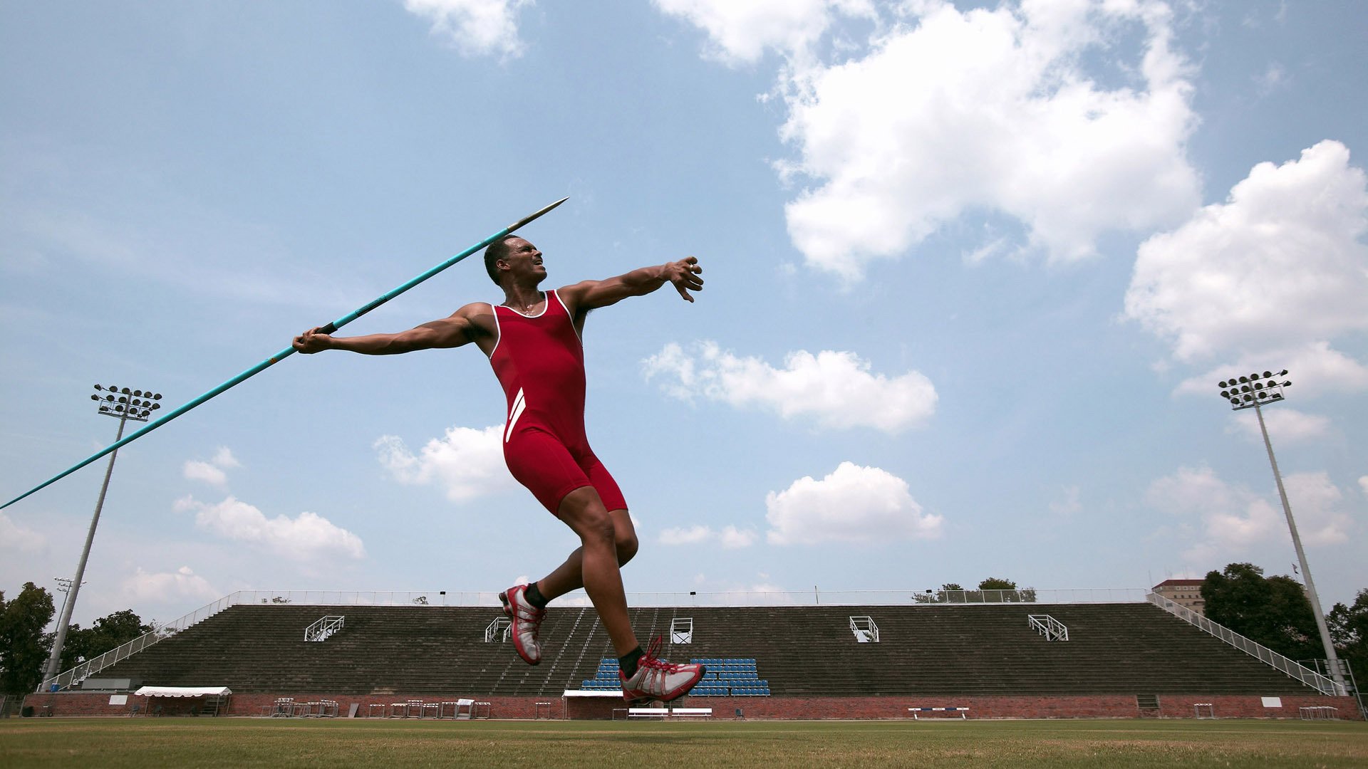LD 乐动APP下载 -世界杯季后赛激情夜！苏炳添里突外投，皇家马德里险胜密尔沃基雄鹿